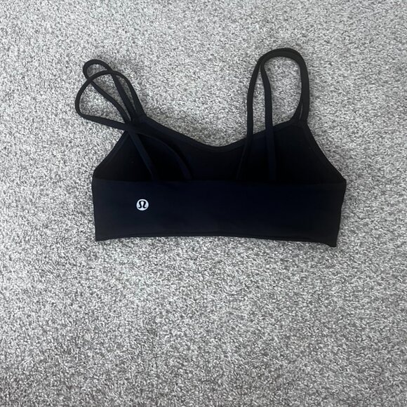Lululemon Like A Cloud Size 2 Black Sports Bra - Picture 2 of 2